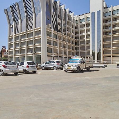 7 Wonders Hotel Gandhinagar Exterior foto